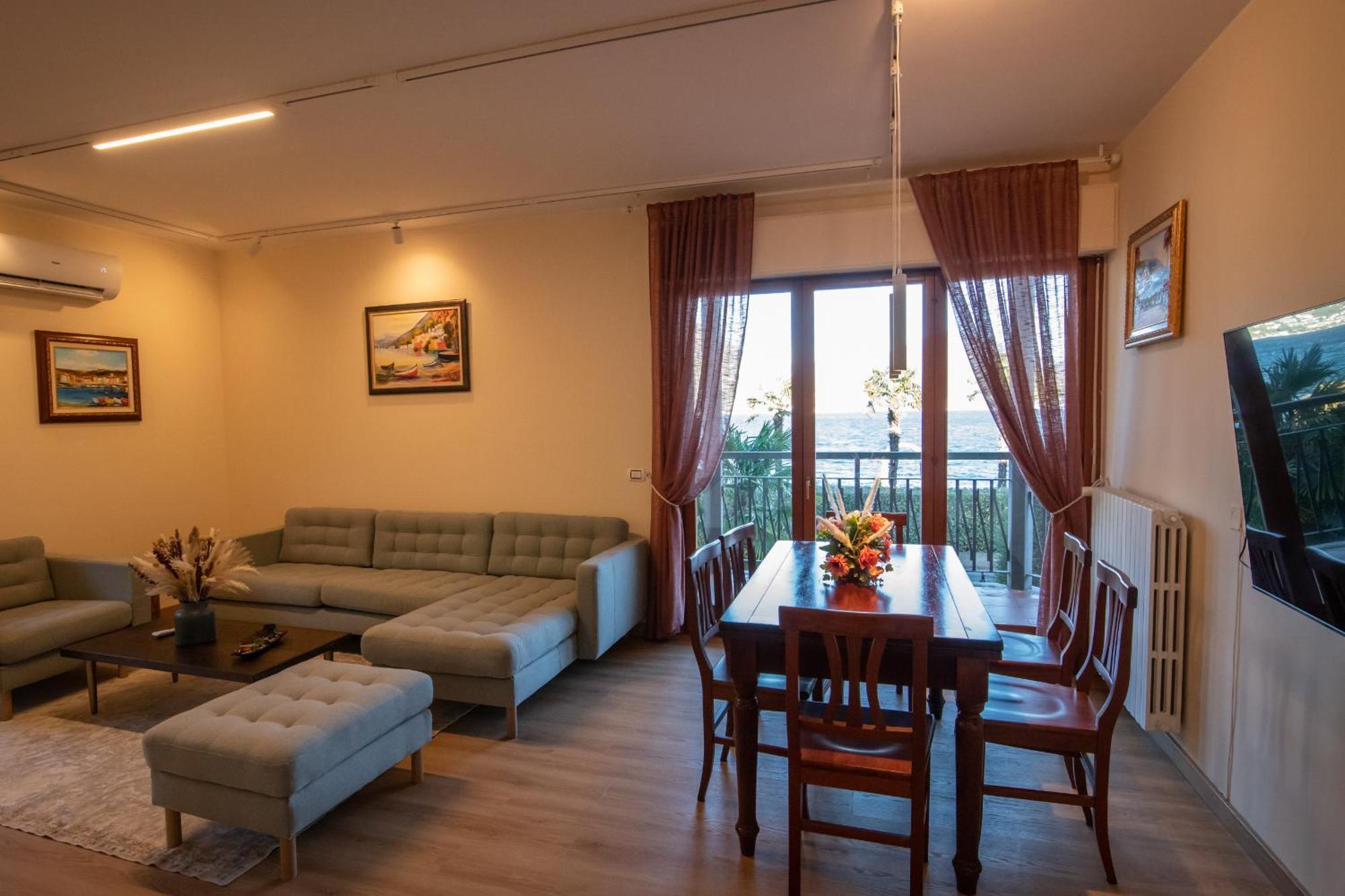 Residenza Lago Sereno Porto Ceresio Exterior photo